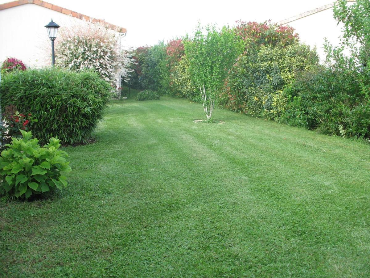 Villa Agapanthe Saint-Georges-les-Baillargeaux Esterno foto